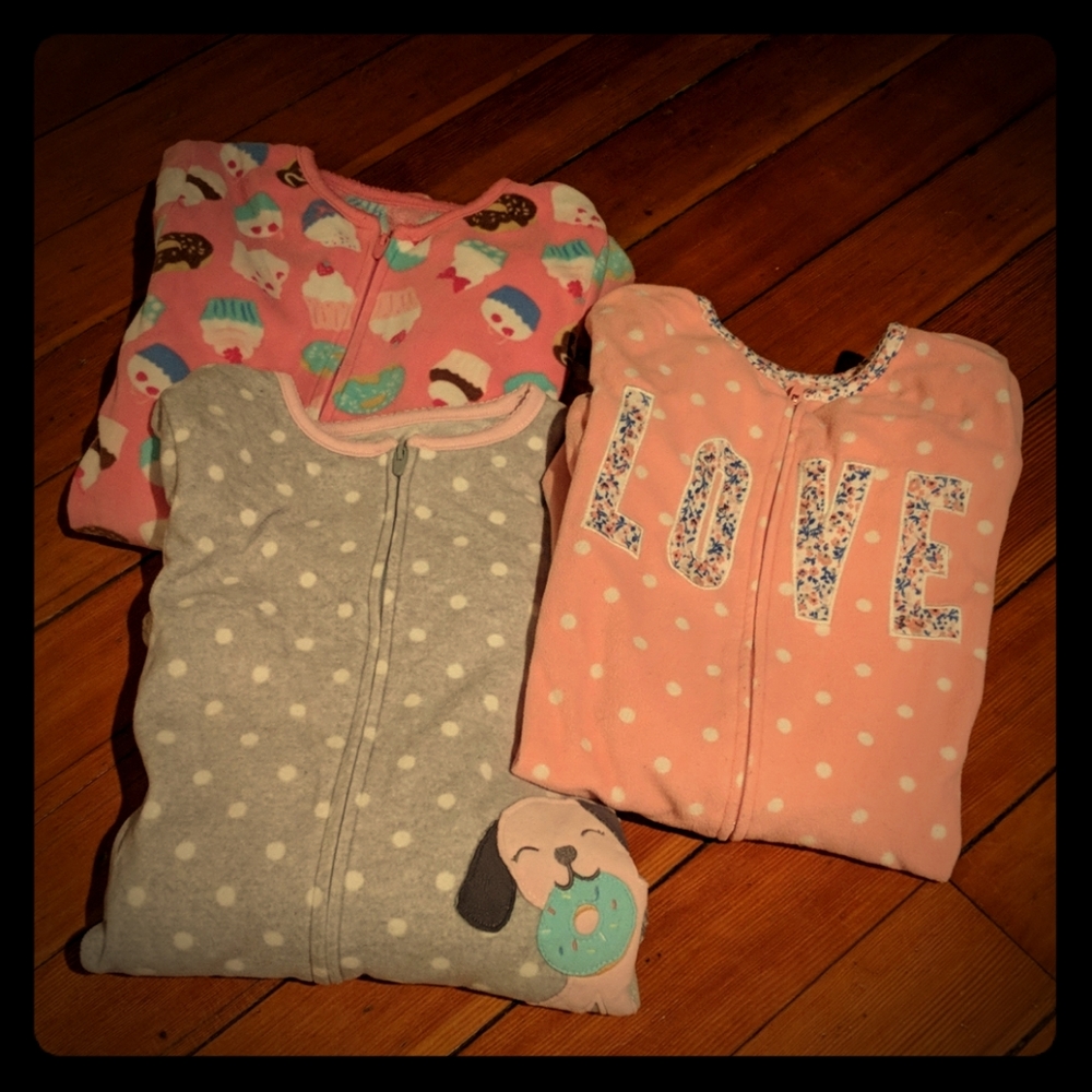Great shape! 3 Girls Fleece Footie PJs - size 7